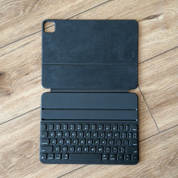 APPLE iPad Smart Keyboard Folio (iPad Air-4th Gen & iPad Pro 11in 1st/2nd Gen) - Picture 3 of 9
